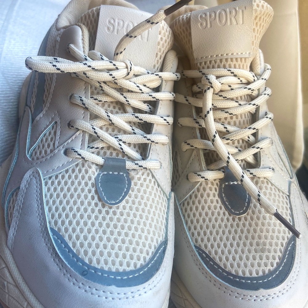 Basic Nude Sneakers - image 6